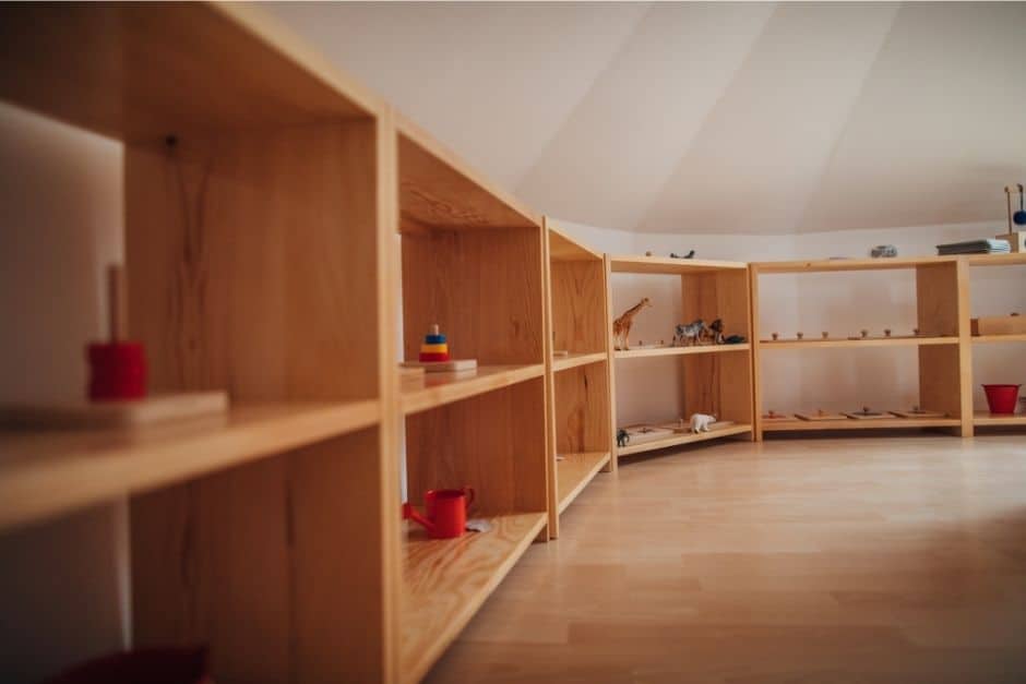 what is a montessori shelf (2)